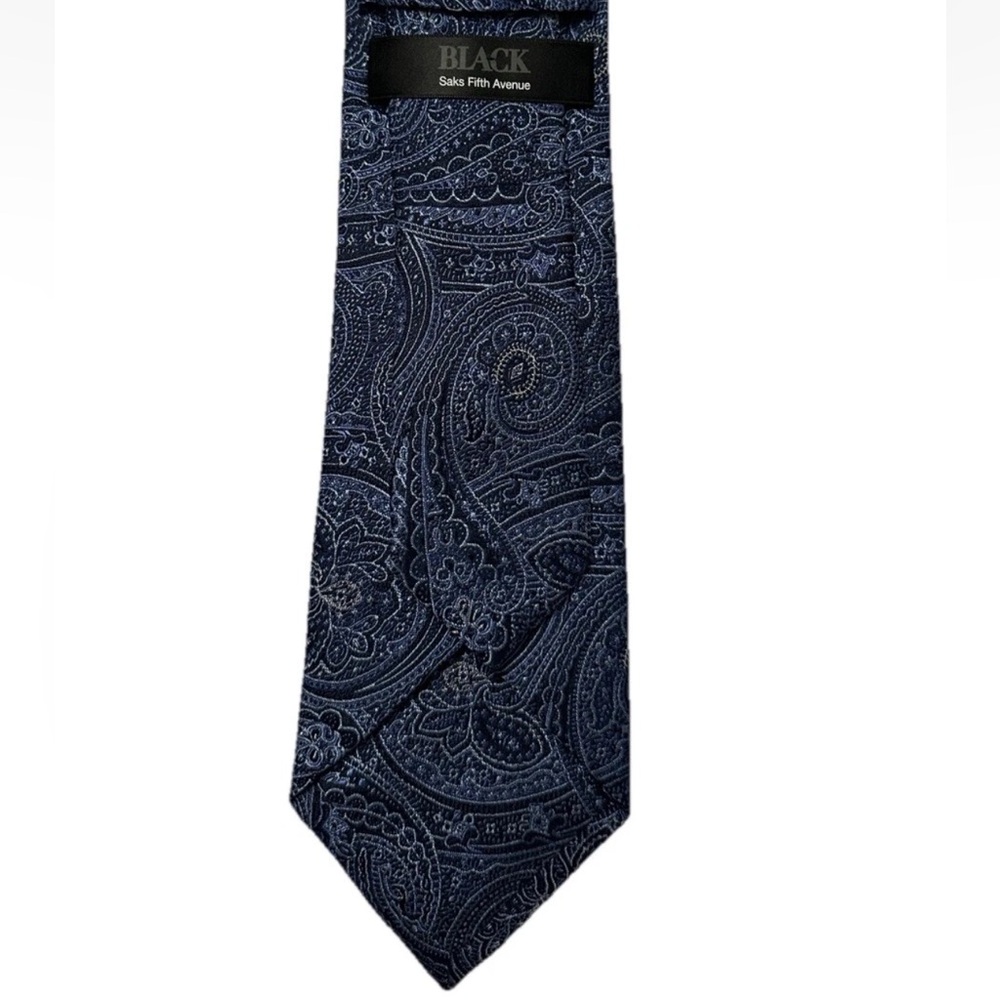 Saks Fifth Avenue Black Label Navy Blue Paisley 100% Silk Neck Tie 3x62”